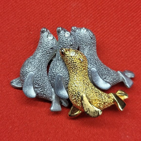 Vintage Ultracraft Four Seals Brooch Pin Pewter Silver Gold Rhinestone Eyes - Picture 1 of 11